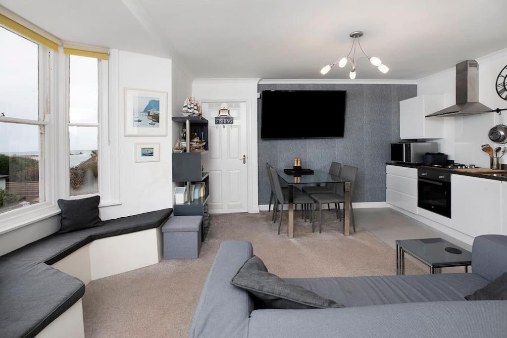 Beach Front Flat Shaldon With Parking エクステリア 写真